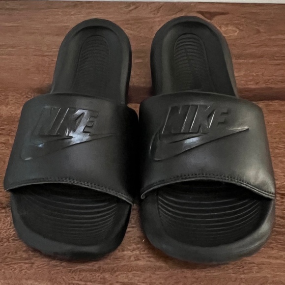Nike Women's Victory One Slide Black with Black Logo Sz 11 (fits size 10) - Picture 1 of 11